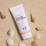 Christian Dean Tone Up Sunscreen Cream – 70ml Christian Dean Tone Up Sunscreen Cream 70ml is a Korean tone-up sunscreen that protects the skin from harmful UV rays while instantly brightening and smoothing the complexion. Enriched with Glutathione, Vitamin C, herbal extracts, Galactomyces, and Hyaluronic Acid, it helps nourish, hydrate, and refresh the skin for a healthy glowing look. Its lightweight pink cream texture works perfectly as a makeup base, improving skin tone and texture before makeup application. Key Benefits Provides UV protection against sun damage Instantly brightens dull skin tone Hydrates and smooths skin texture Works as a makeup base and tone-up cream Lightweight and comfortable daily formula Nourishes skin with vitamins and herbal extracts Key Ingredients Glutathione Vitamin C 12 Herbal Complex Galactomyces Hyaluronic Acid Suitable For All skin types Dry skin Dull skin Combination skin
